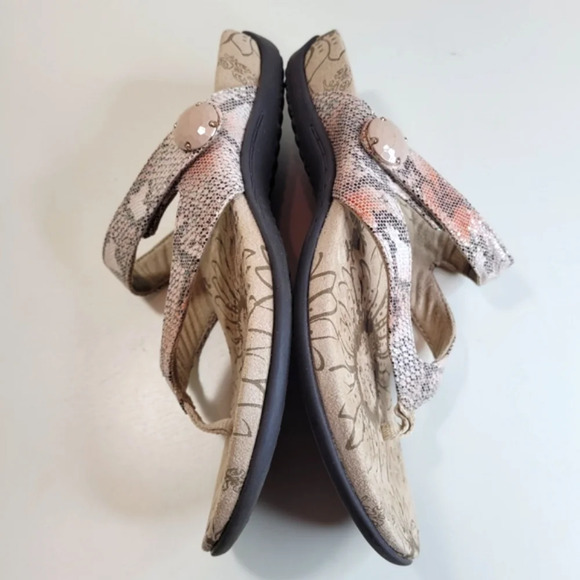 Orthaheel Cocoa Natural Snake Print Tan Sandals Flip Flops Shoes Size Women's 6 - Picture 7 of 12